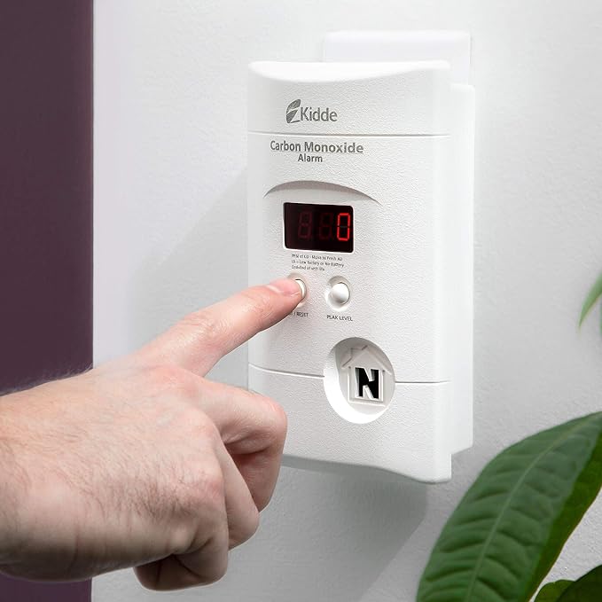Kidde Carbon Monoxide Detector, Plug In Wall with 9-Volt Battery Backup, Digital LED Display