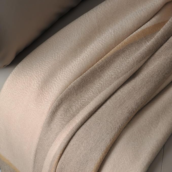 EP Mode 100% Pure Cashmere Throw Blanket for Sofa, Classic Design with Gift Box (Beige Border)
