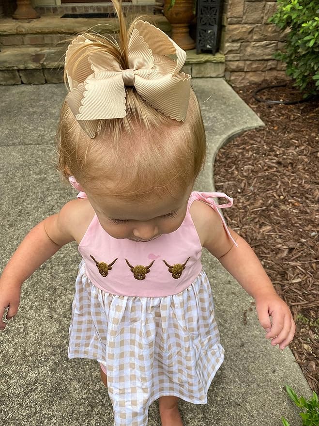 Wee Ones Girls' Classic Grosgrain Hair Bow with Scalloped Edges, No-Slip Hair Clip, Handmade, Sweet Nectar, Medium